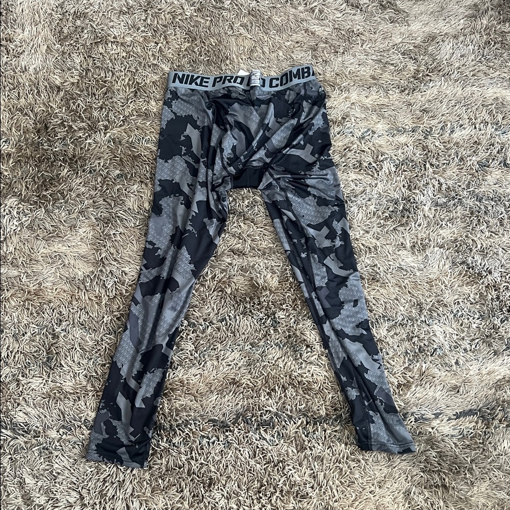 Nike: Pro Combat Men’s Black & Gray Camo Compression Leggings - Picture 8 of 9